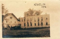 Kisielin. The palace (partly destroyed)
